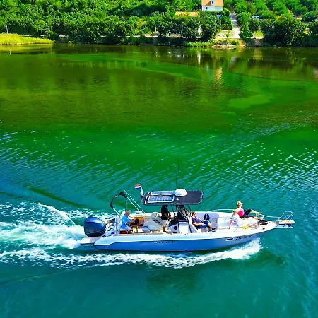Liberan Boat Tour דוברובניק